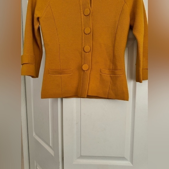 Merino wool button yellow mustard sweater - Picture 9 of 9